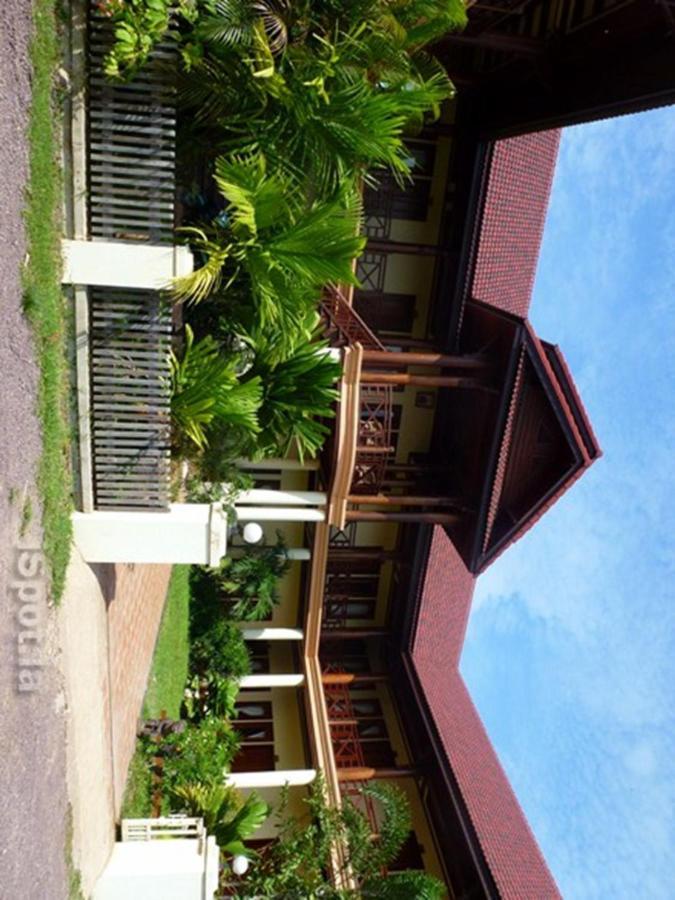 Pon Arena Hotel Muang Khong Exterior photo