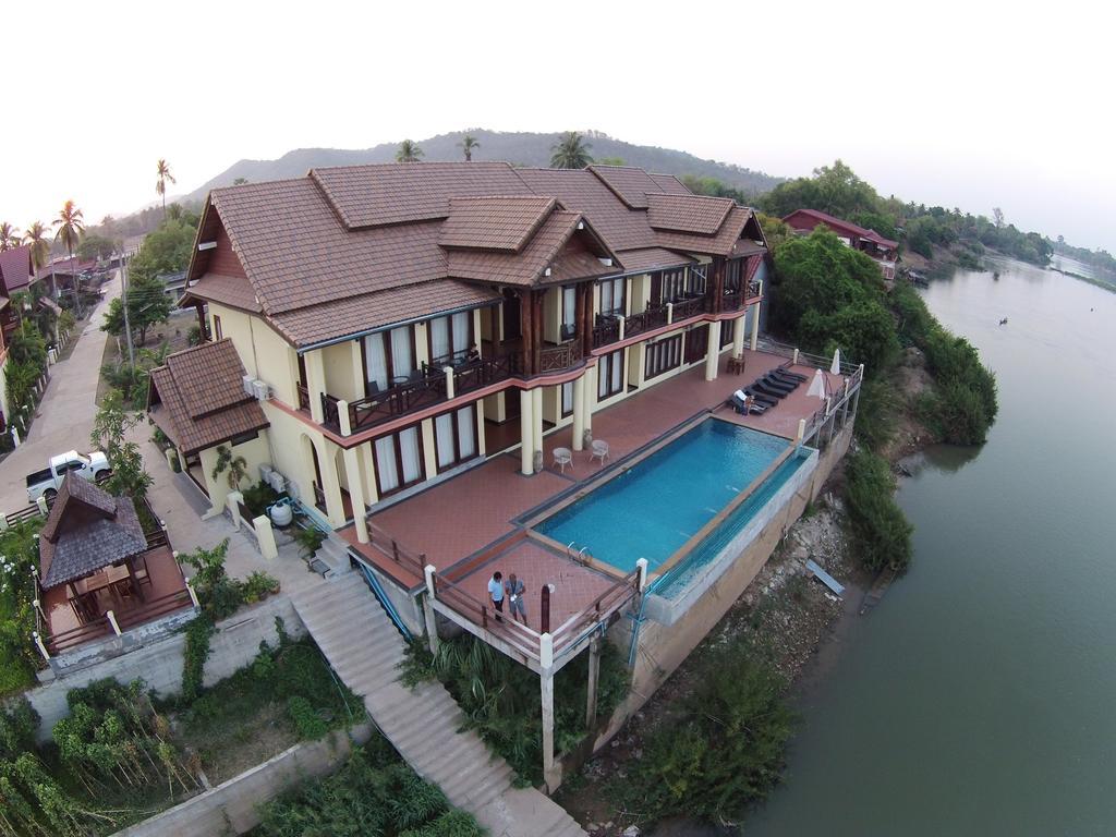 Pon Arena Hotel Muang Khong Exterior photo