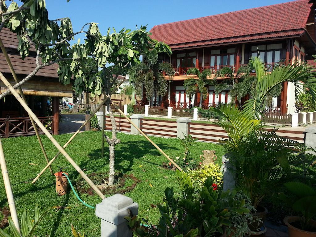 Pon Arena Hotel Muang Khong Exterior photo