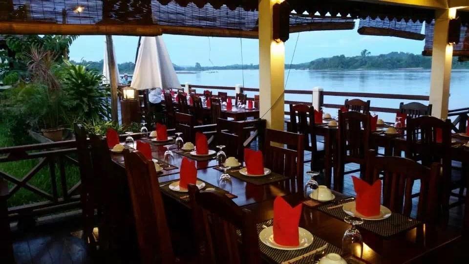 Pon Arena Hotel Muang Khong Exterior photo