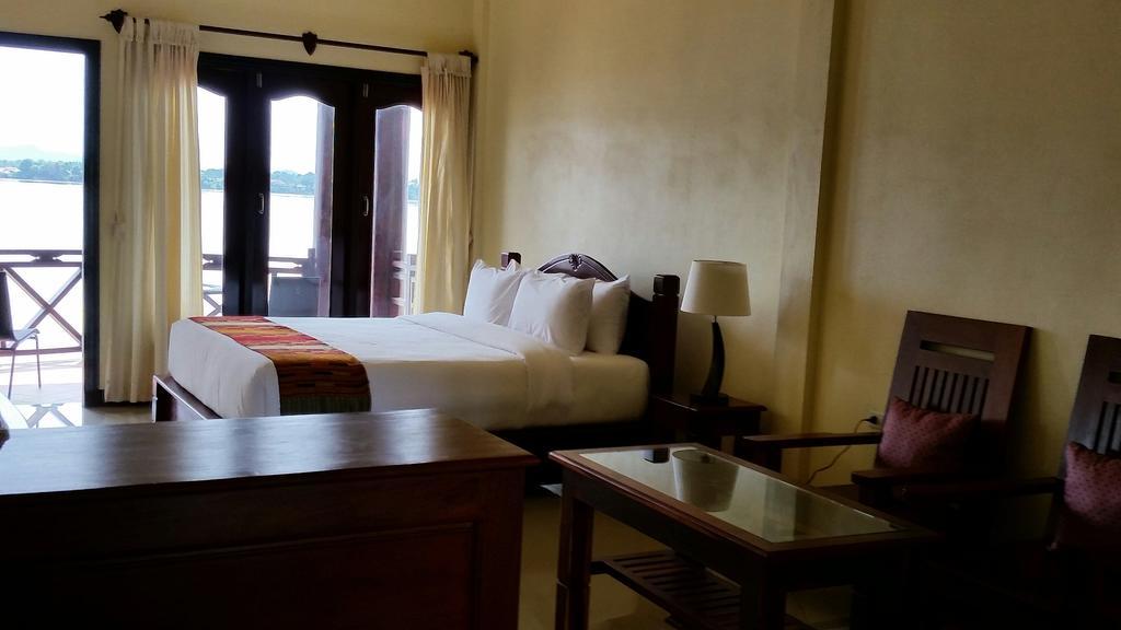 Pon Arena Hotel Muang Khong Exterior photo