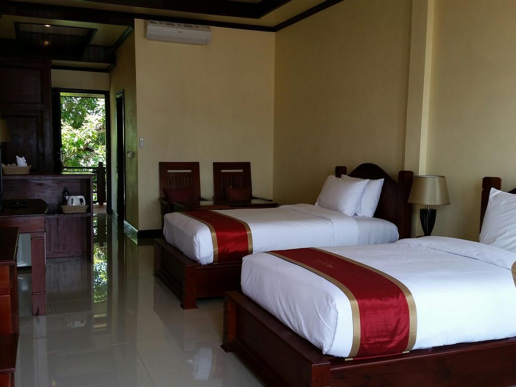 Pon Arena Hotel Muang Khong Exterior photo