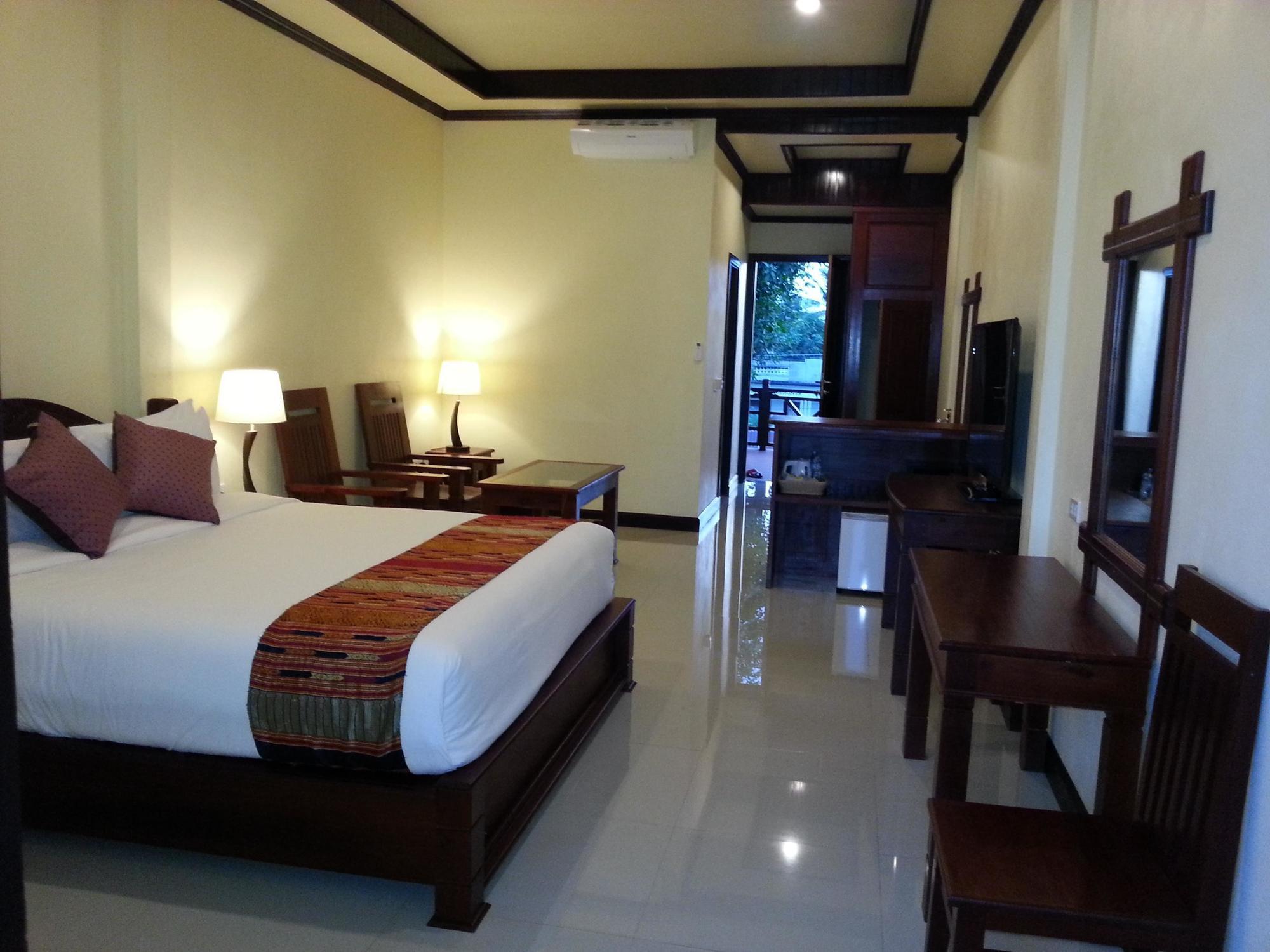 Pon Arena Hotel Muang Khong Exterior photo