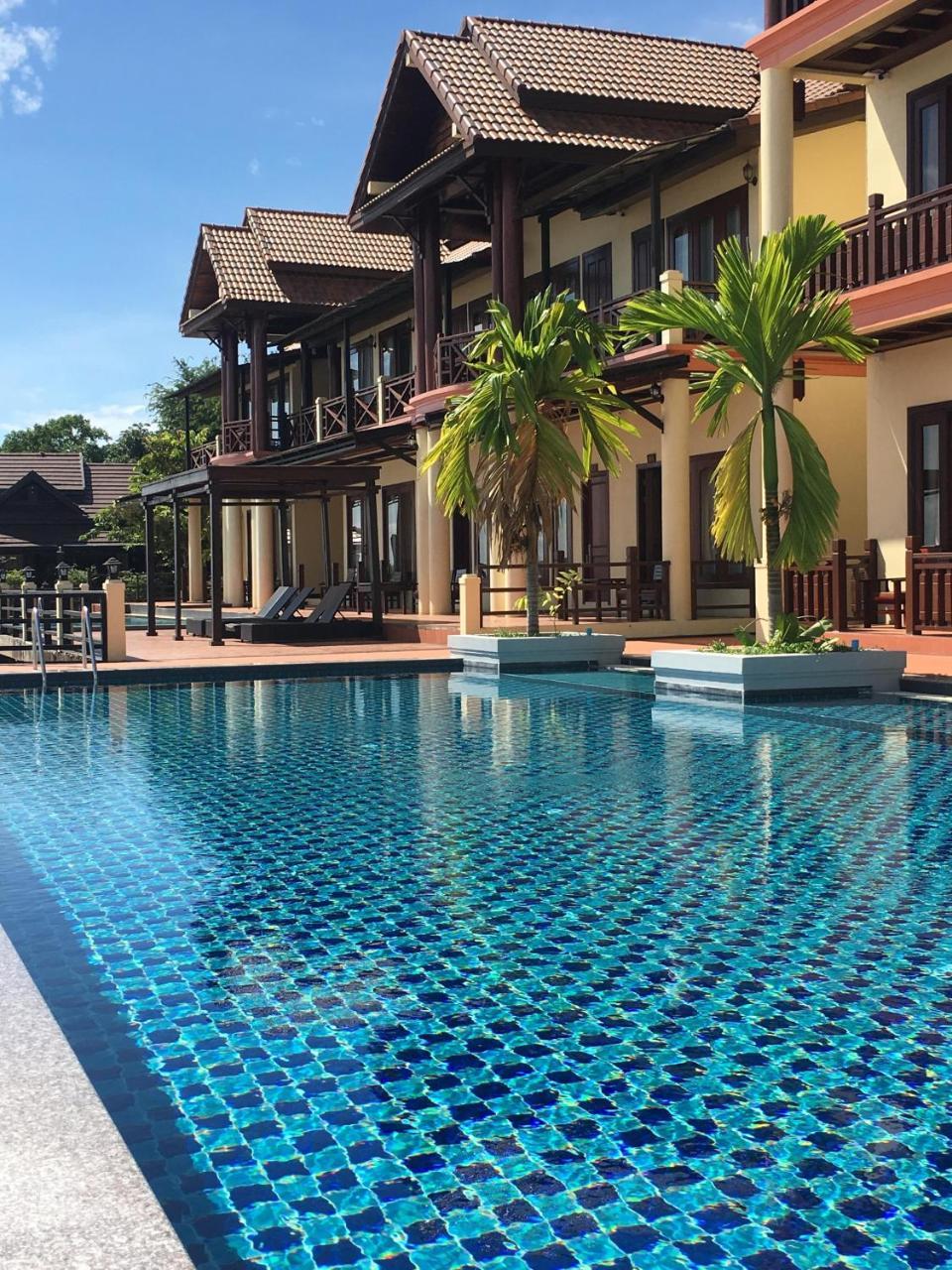 Pon Arena Hotel Muang Khong Exterior photo