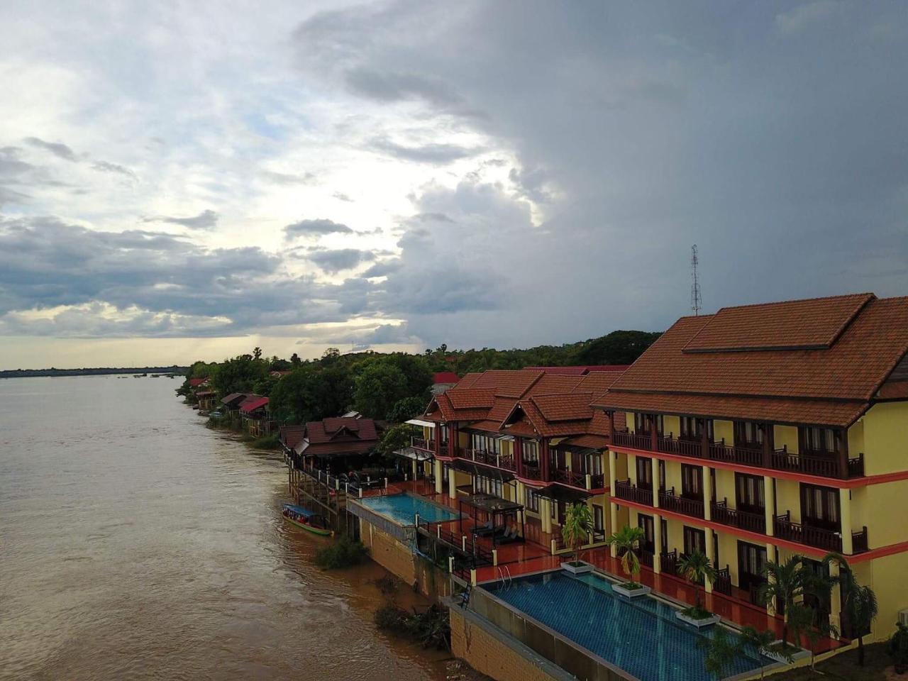 Pon Arena Hotel Muang Khong Exterior photo