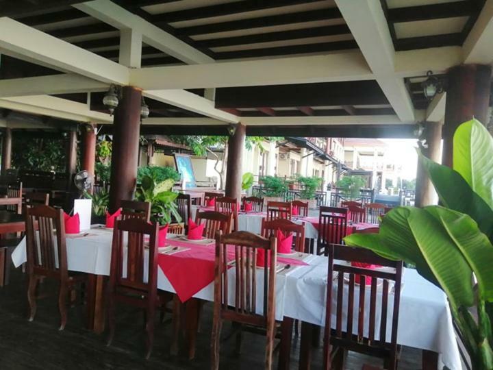 Pon Arena Hotel Muang Khong Exterior photo