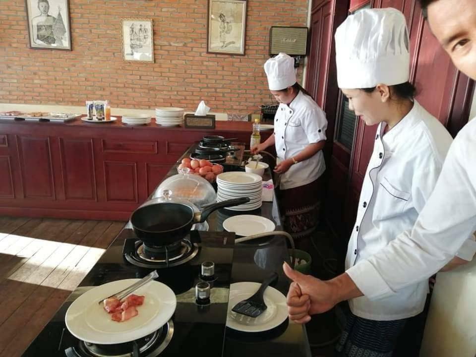 Pon Arena Hotel Muang Khong Exterior photo